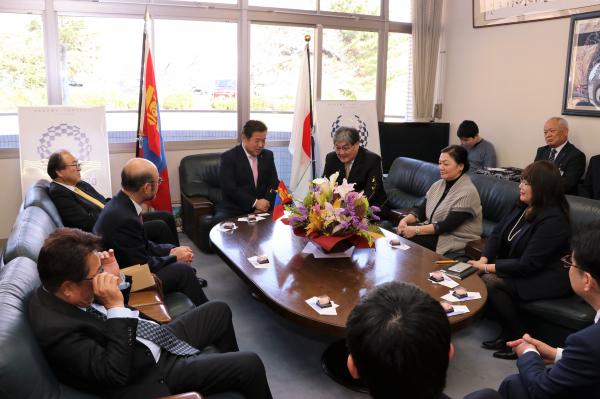 『モンゴル国大使と会談2』の画像