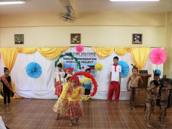 『『『マンボック小学校の子供たちが踊りを披露』の画像』の画像』の画像