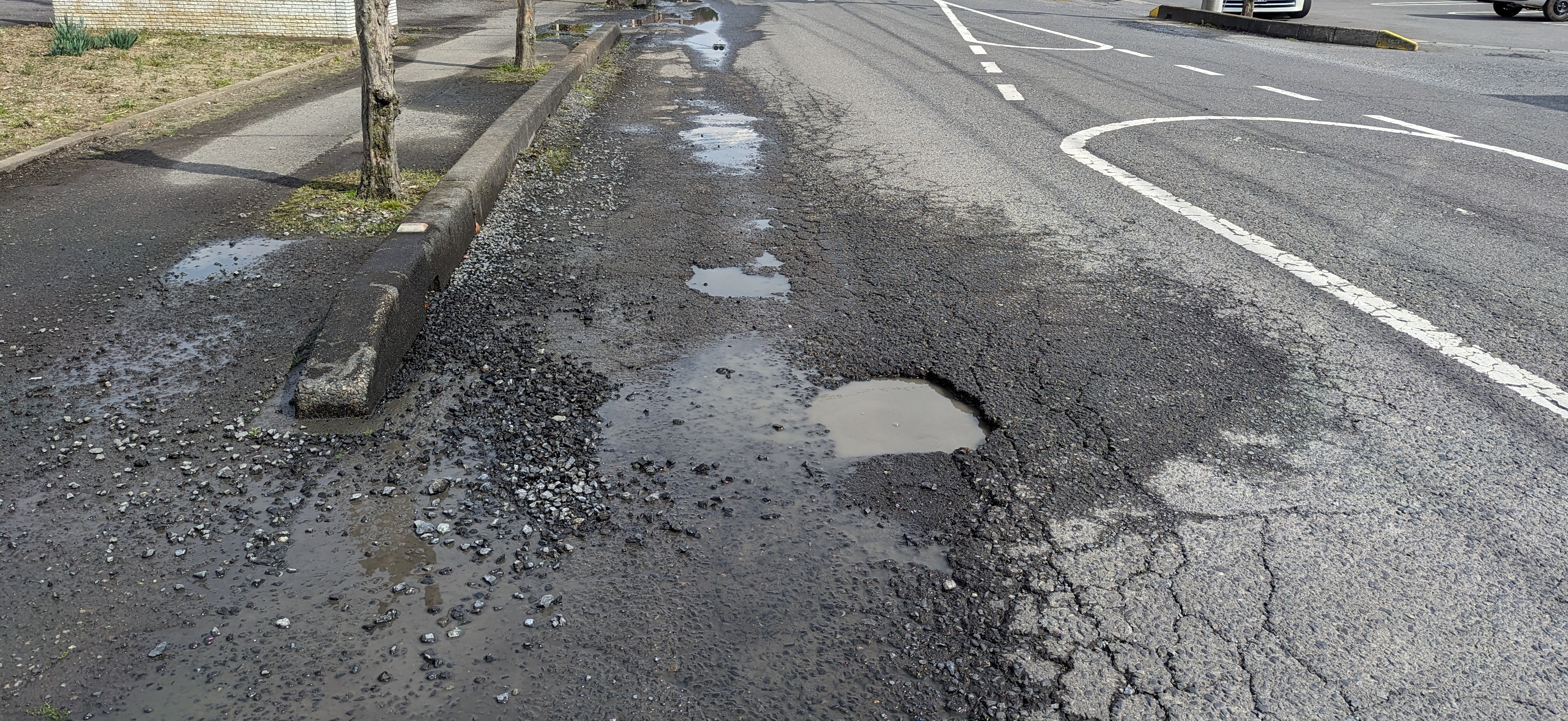 道路破損例（１）